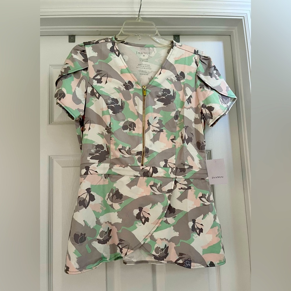 Jaanuu Scrub Top